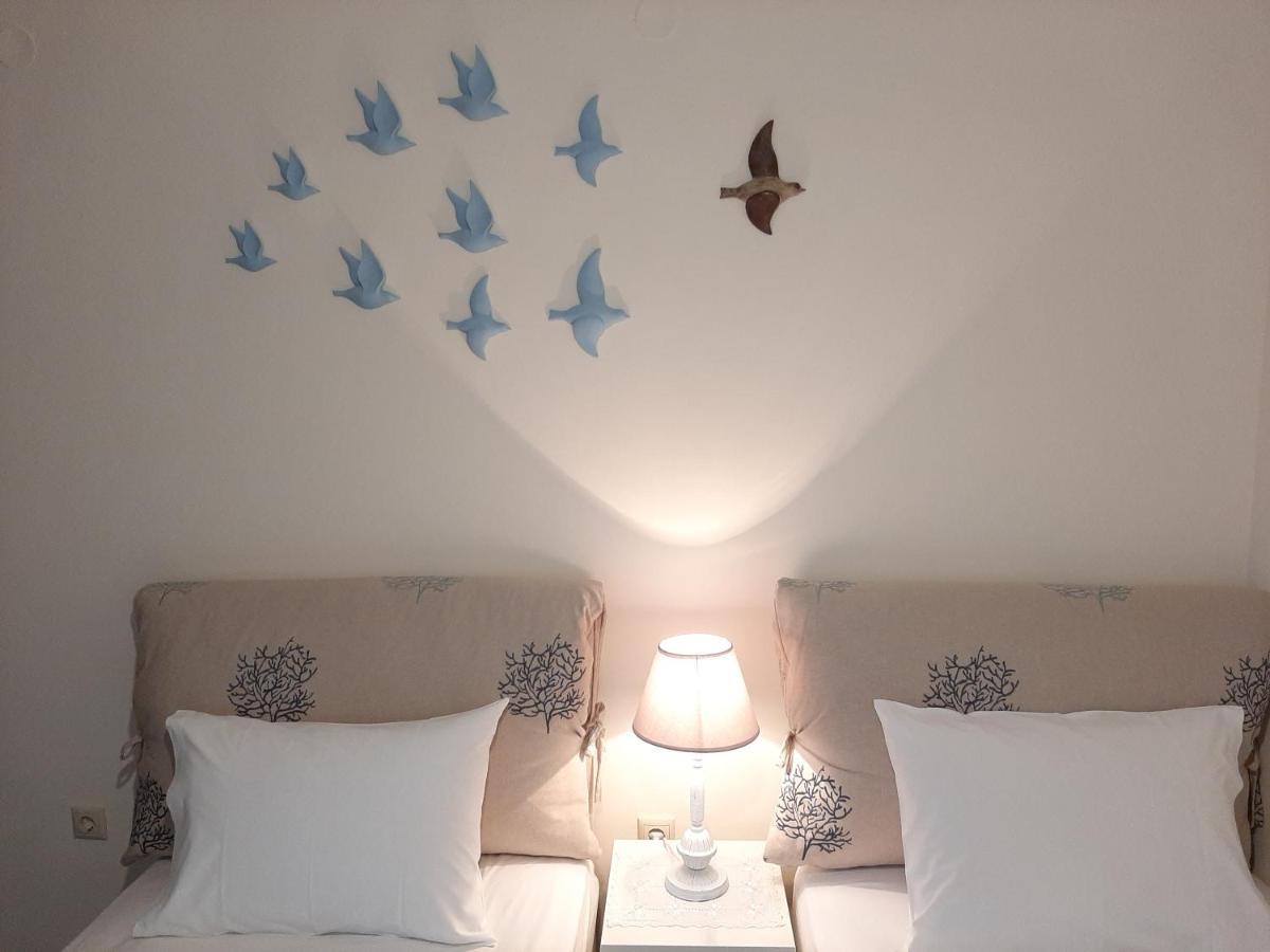 Kontis Apts Apartment Пелекас Екстериор снимка