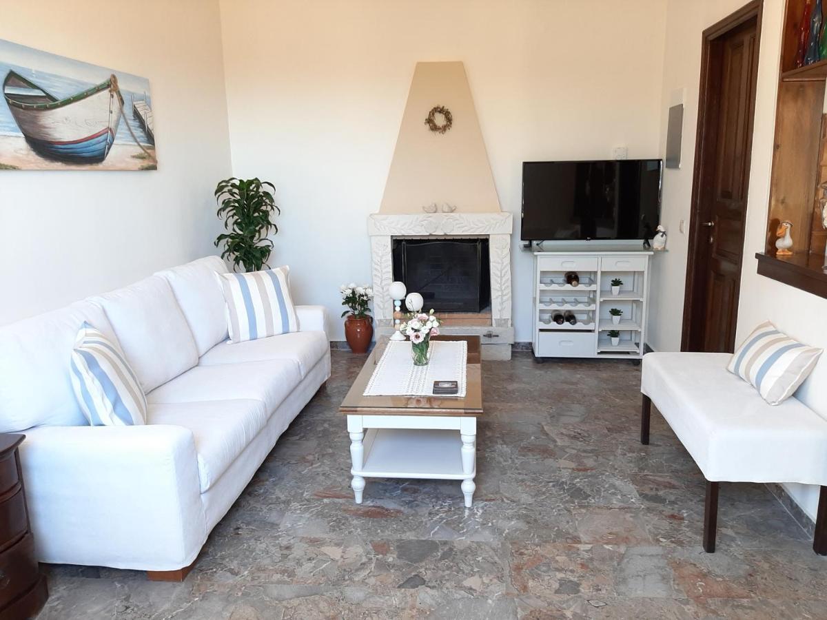 Kontis Apts Apartment Пелекас Екстериор снимка