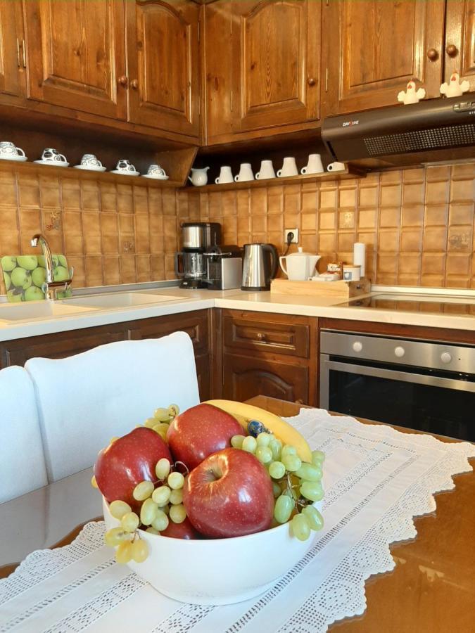 Kontis Apts Apartment Пелекас Екстериор снимка