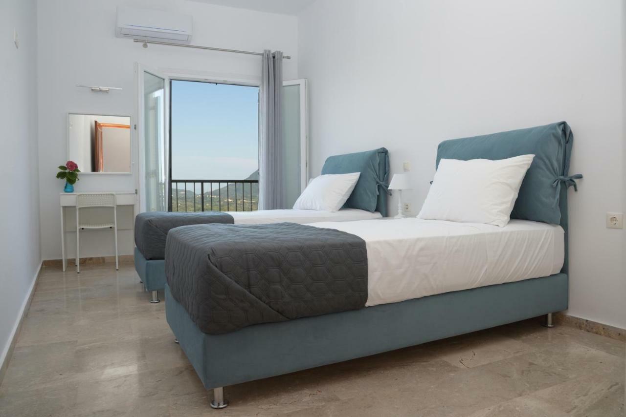 Kontis Apts Apartment Пелекас Екстериор снимка