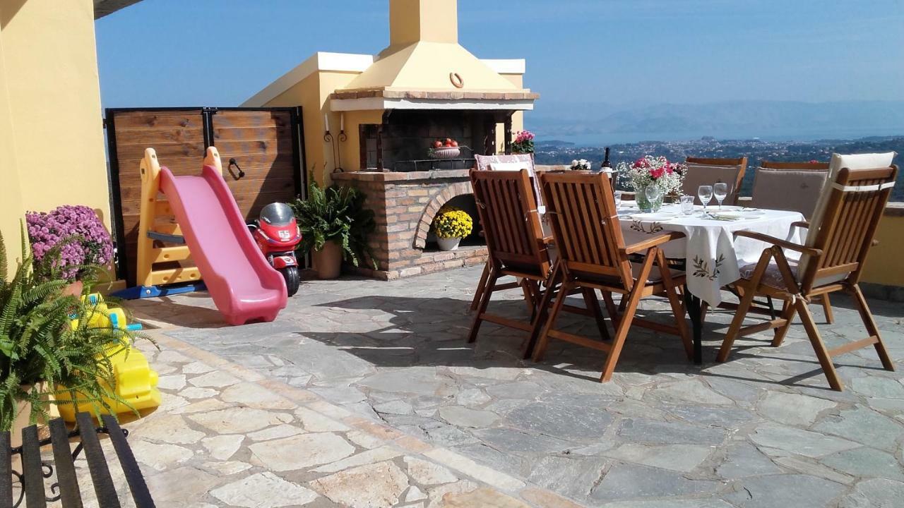 Kontis Apts Apartment Пелекас Екстериор снимка