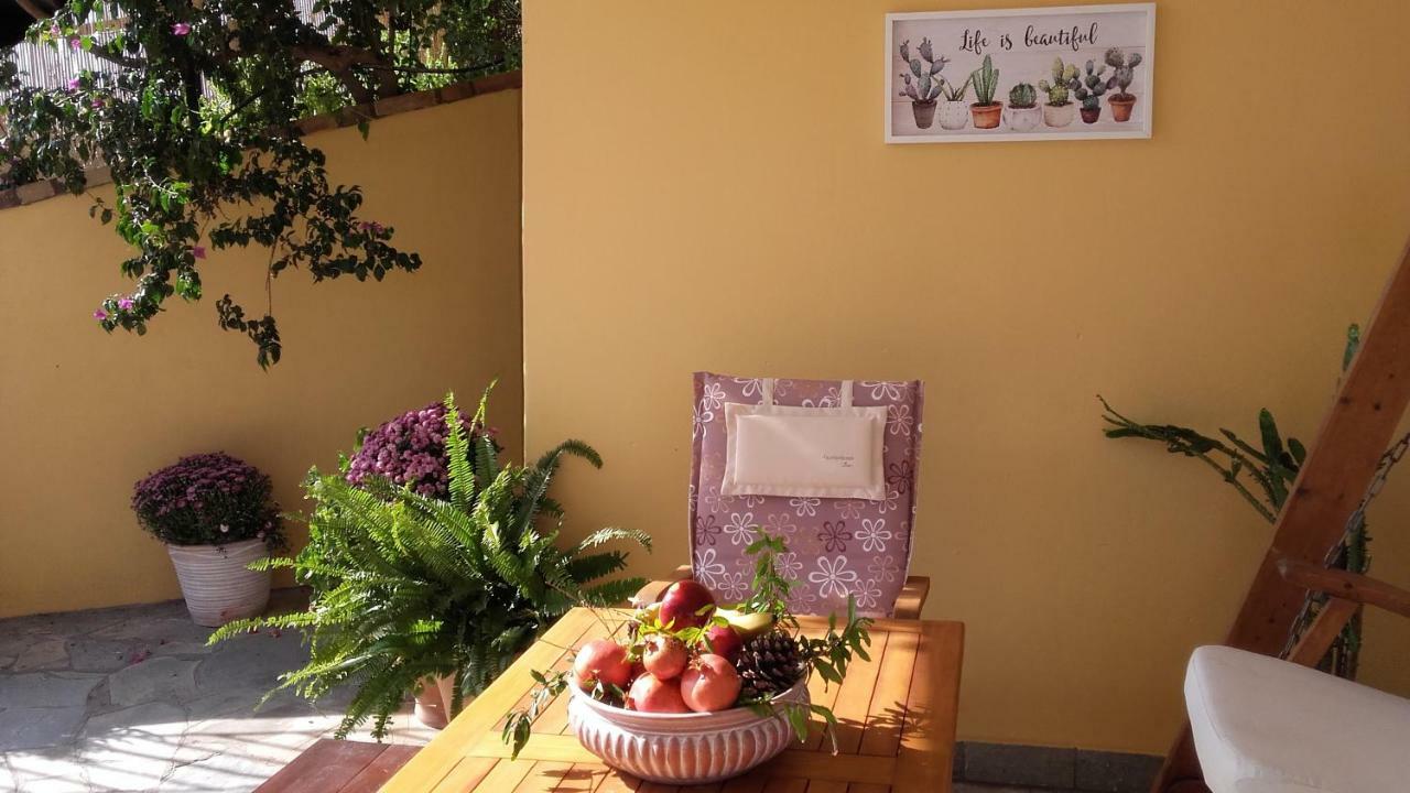 Kontis Apts Apartment Пелекас Екстериор снимка